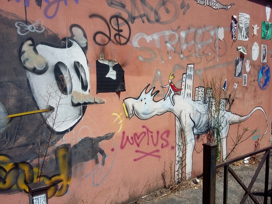 Exit Enter i James Boy (IT), (foto 2020) - Via Braccio da Montone Exit Enter (IT) i James Boy (IT), (foto 2020) - Via Braccio da Montone